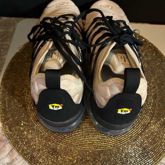 Nike Air Vapor Max Plus - Picture 7 of 8